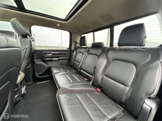 Dodge Ram 1500 2018 - 4X4 5.7 V8 4x4 Crew Cab Laramie black out lpg imagem 10