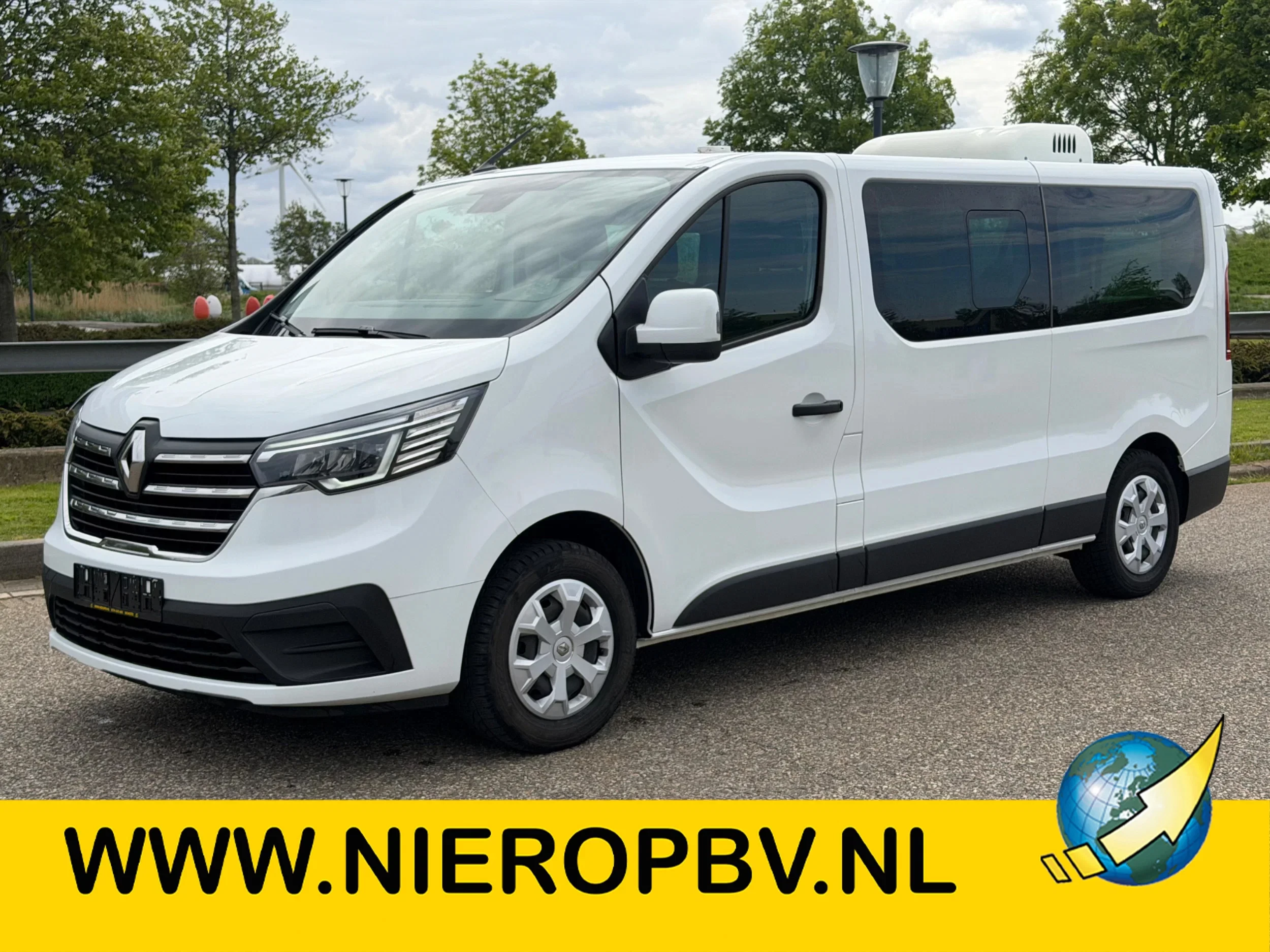 Renault Trafic 2023 - 2.0DCI L2H1 Personenvervoer Airco + Dak Airco Cruisecontrol 150PK afbeelding 1