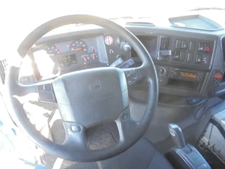 Volvo FH 2012 - 420 6X2 NL TRUCK image 11