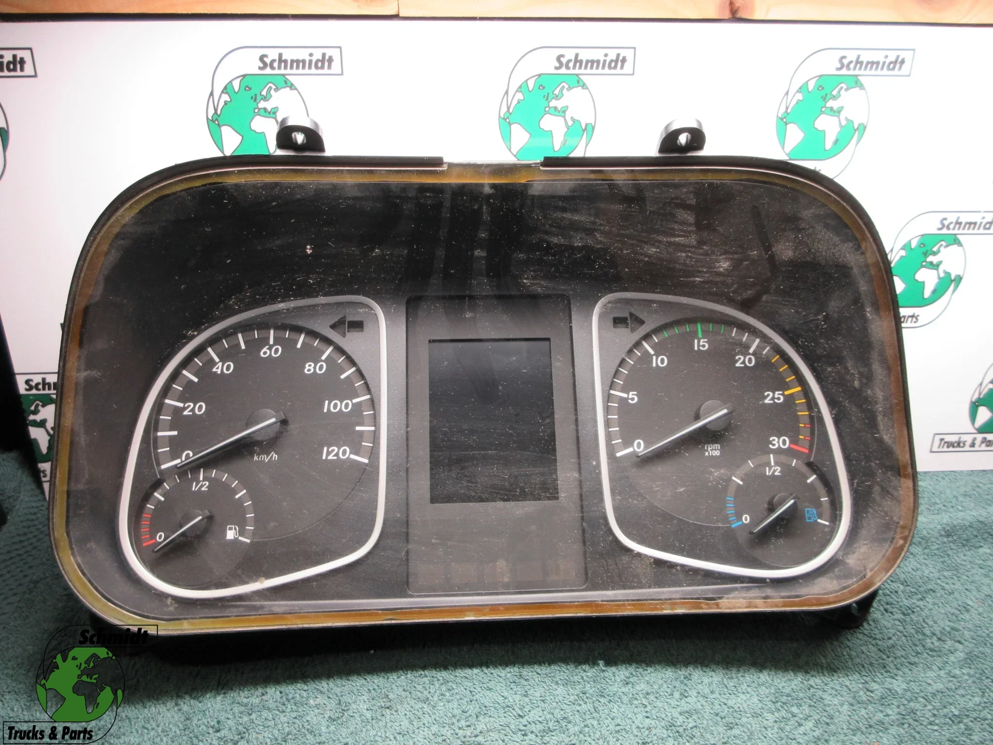 Mercedes-Benz - A 967 446 22 21 INSTRUMENTENPANEEL ATEGO 1223 EURO 6 imagem 1