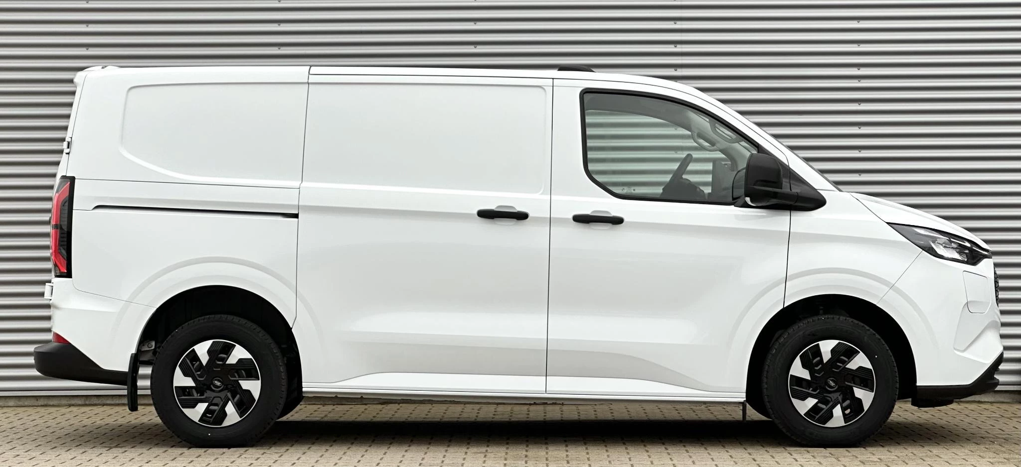 Ford E-Transit 2025 - Cust. 320 L1H1 Trend 65 kWh Nieuw! image 6