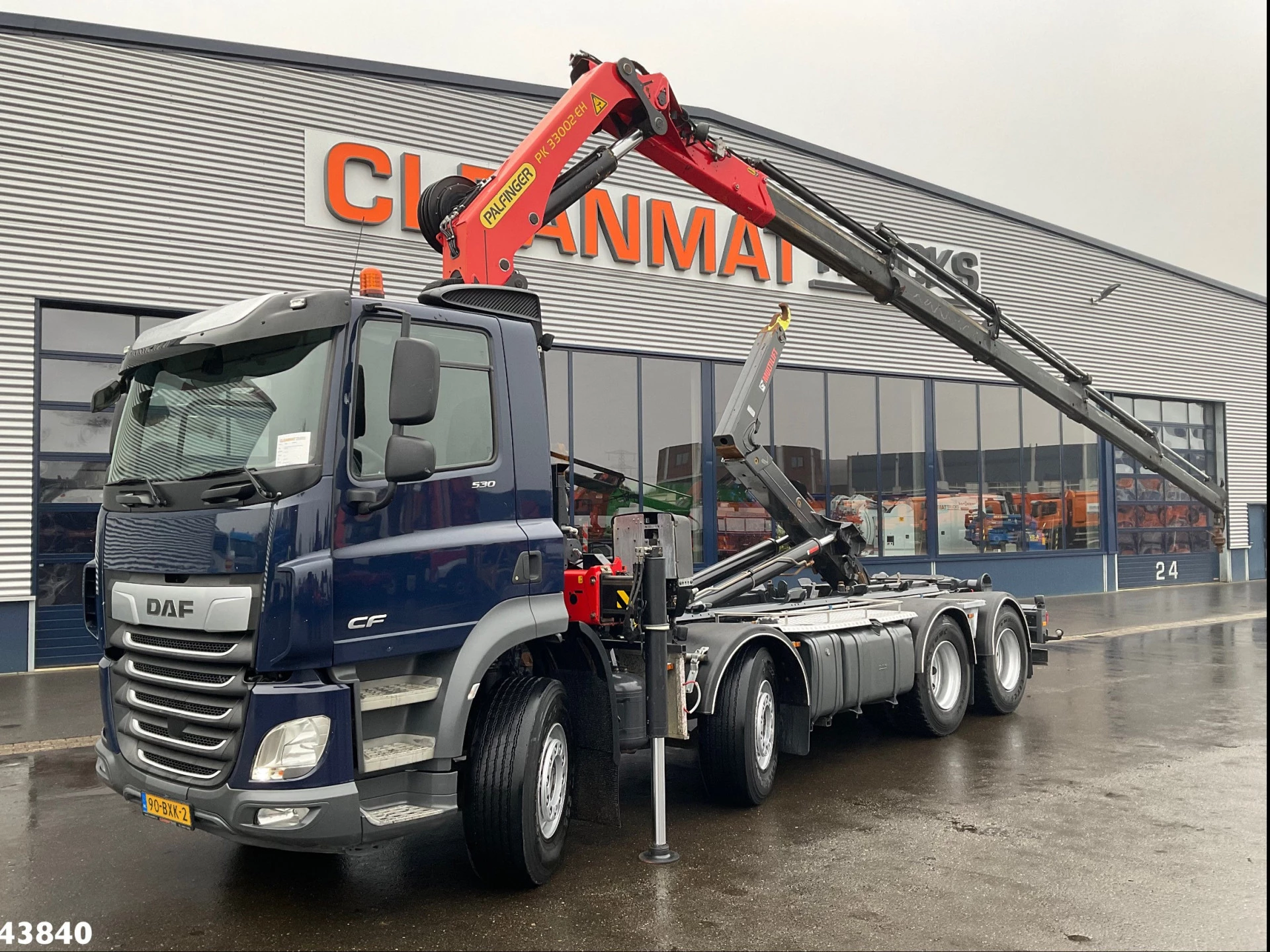 DAF 33 2019 - FAD CF 530 8x4 Euro 6 Palfinger Tonmeter laadkraan afbeelding 1
