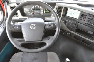 Volvo 340 2019 - FM 6x2*4 - NEW TACHO - 695 TKM - WHEELBASE: 520 CM - DHOLLANDIA - SLIDING CURTAINS - TOP CONDITION - obrazek 7