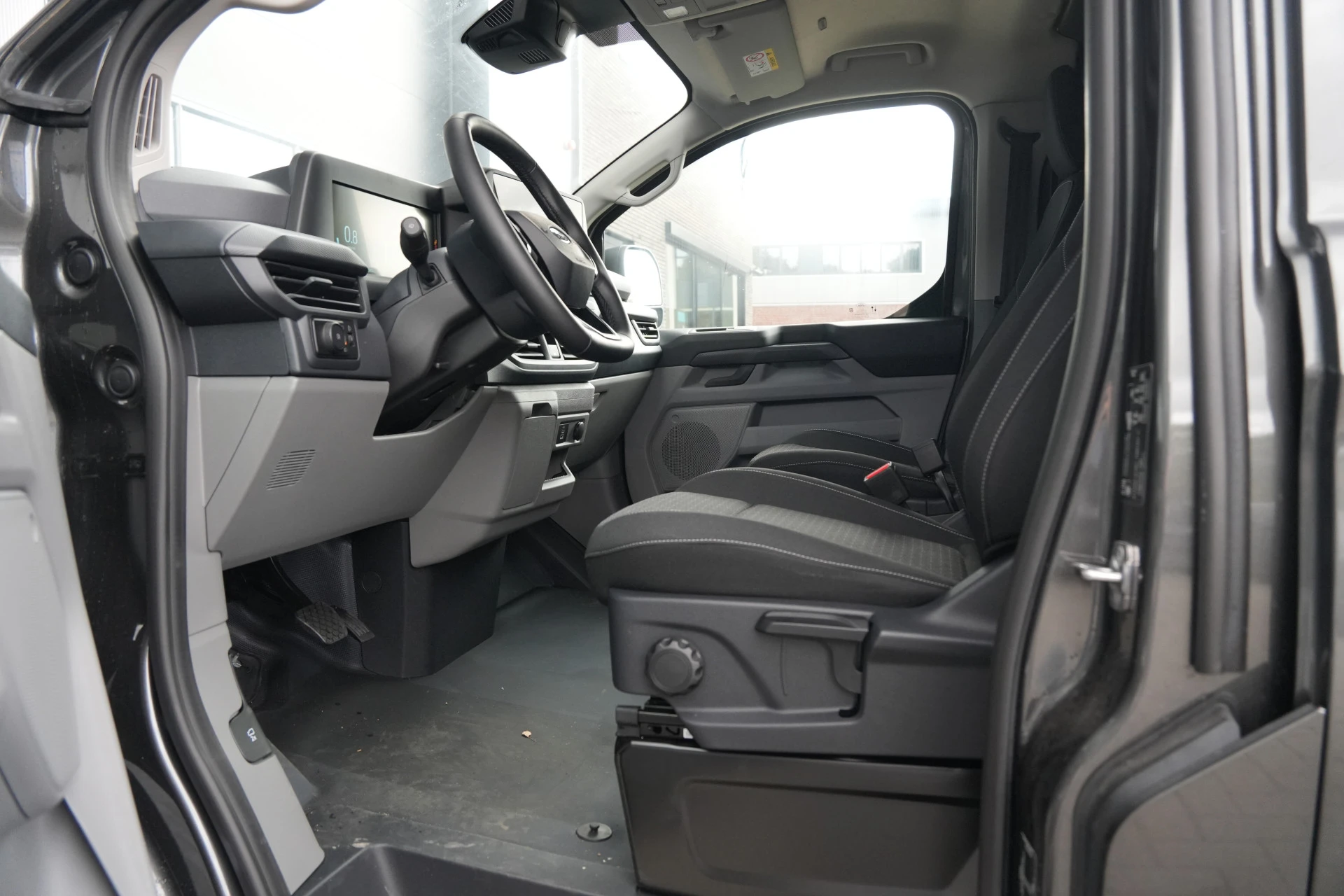 Ford Transit Custom 2025 - 320 2.0 TDCI L2H1 Trend 170pk AWD 4x4 INCLUSIEF BPM - 2x Schuif - 1+1 Stoel - Trekhaak - Stoel/Stuurverwarming - ACC - Blindspot - Rijklaar Bild 18