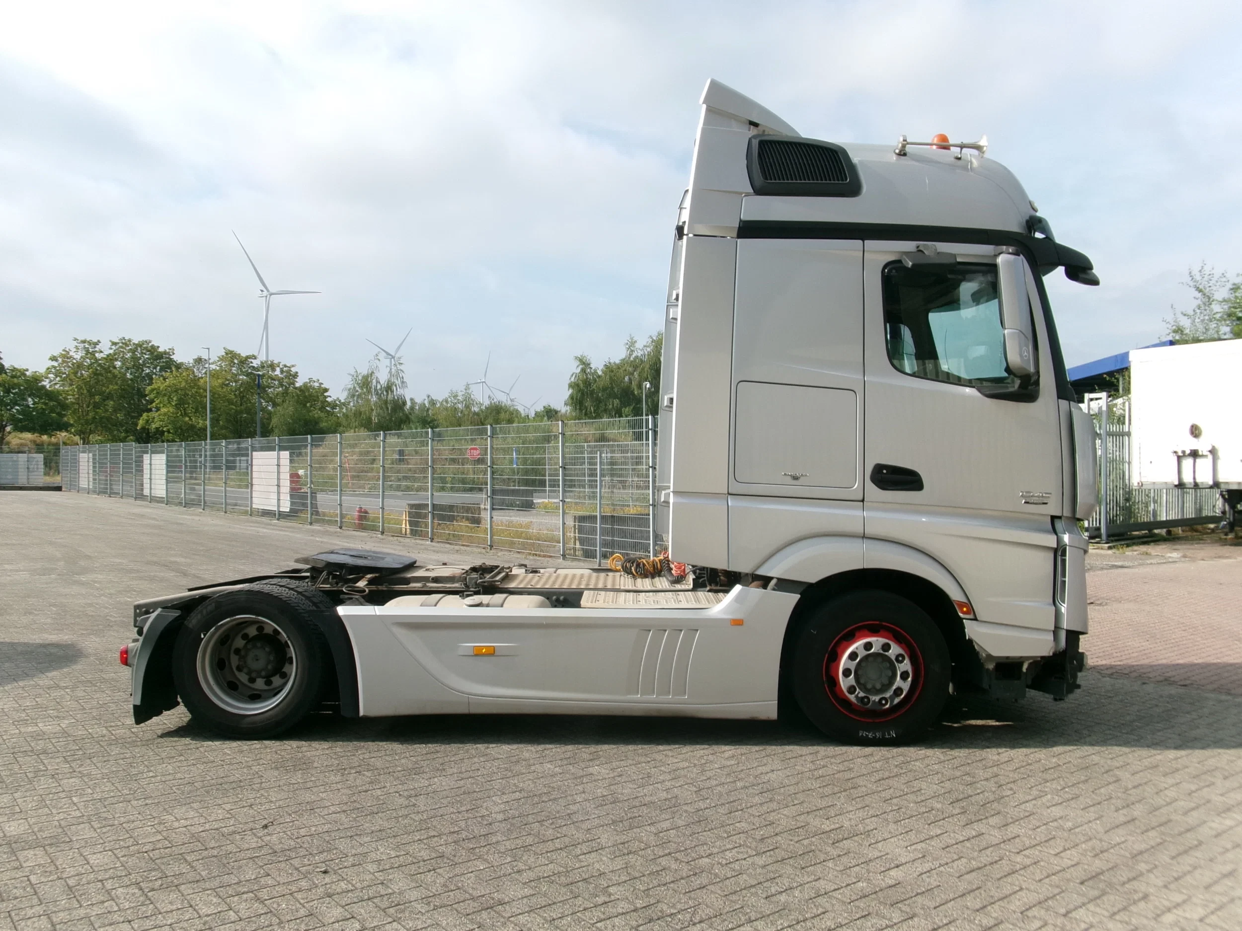 Mercedes-Benz Actros 2013 - 1845 LS EURO 5 NL TRUCK image 25