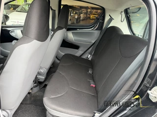 Toyota Aygo 2011 - 1.0-12V Now bild 13