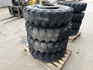 Mitas N/A - 1000 x 20 Set / 10.00 x 20: 4x2 Tyres / 1000-20 image 11