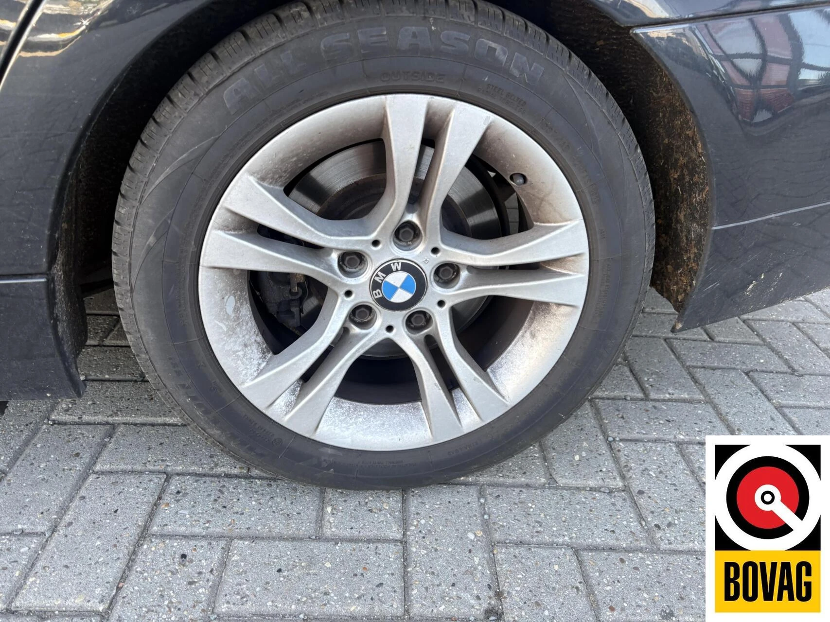 BMW 3 Series 2010 - Touring 320i High Executive auto loop op 3 cilinder. Bild 25