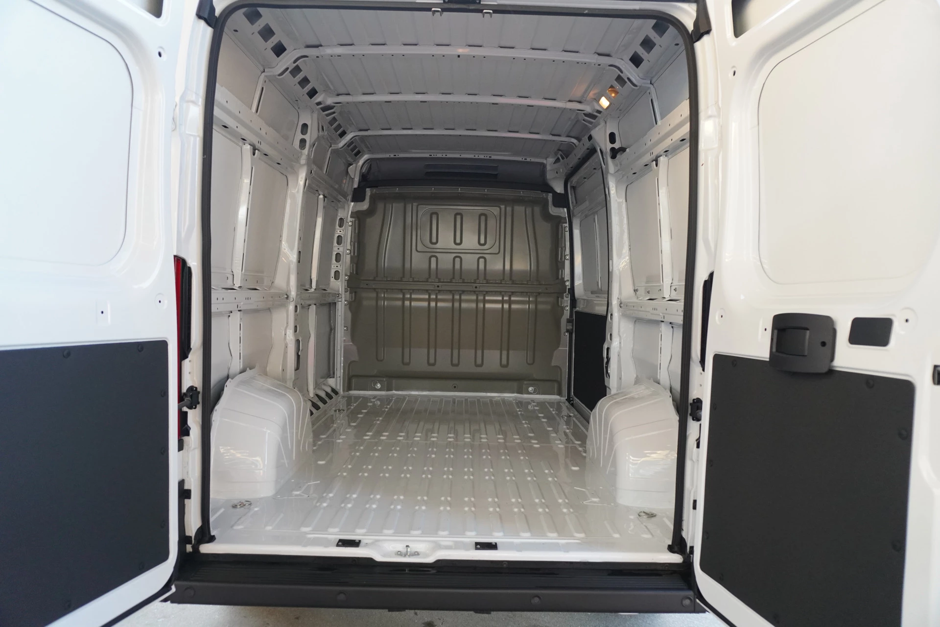Opel Movano 2024 - 2.2D 140PK L2H2 obrázek 12
