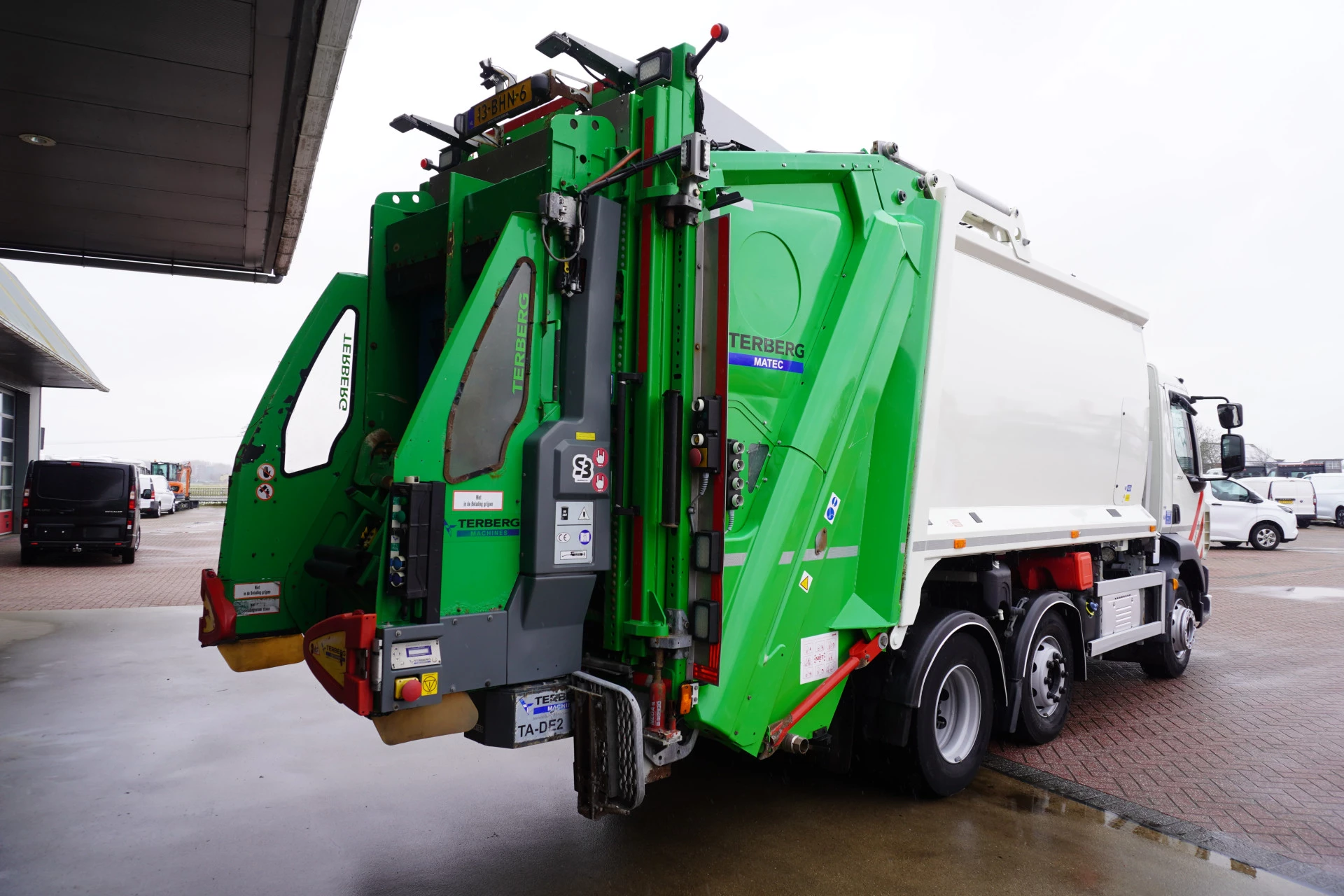 DAF LF 220 FAG 2016 - Terberg Vuilniswagen achterlader Euro6 obrázek 4