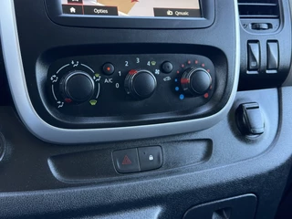 Renault Trafic 2019 - 1.6 dCi / L1H1 / 1e EIG. / TREKHAAK / INRICHTING / AIRCO / CRUISE / NAVI / 3-ZITS obrazek 19