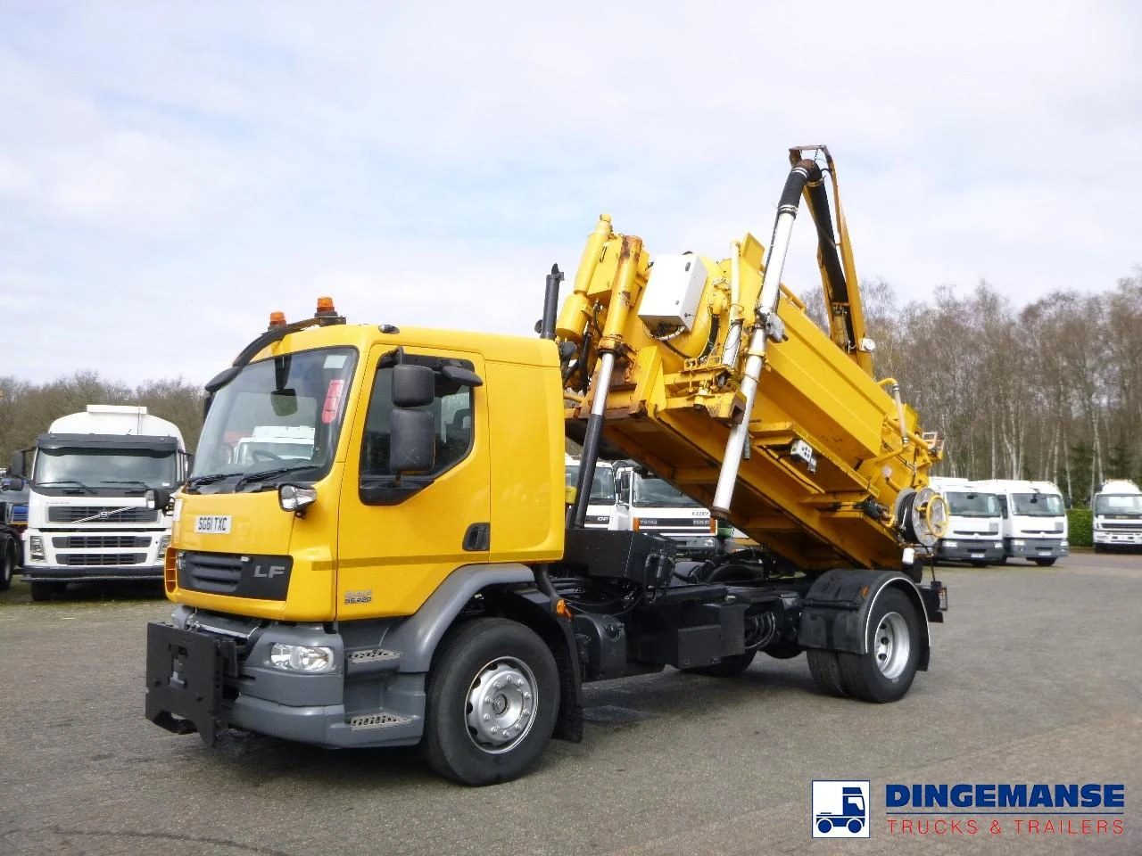 DAF LF 55.220 4x2 RHD Whale vacuum tank 7.5 m3 2011 imagen 1