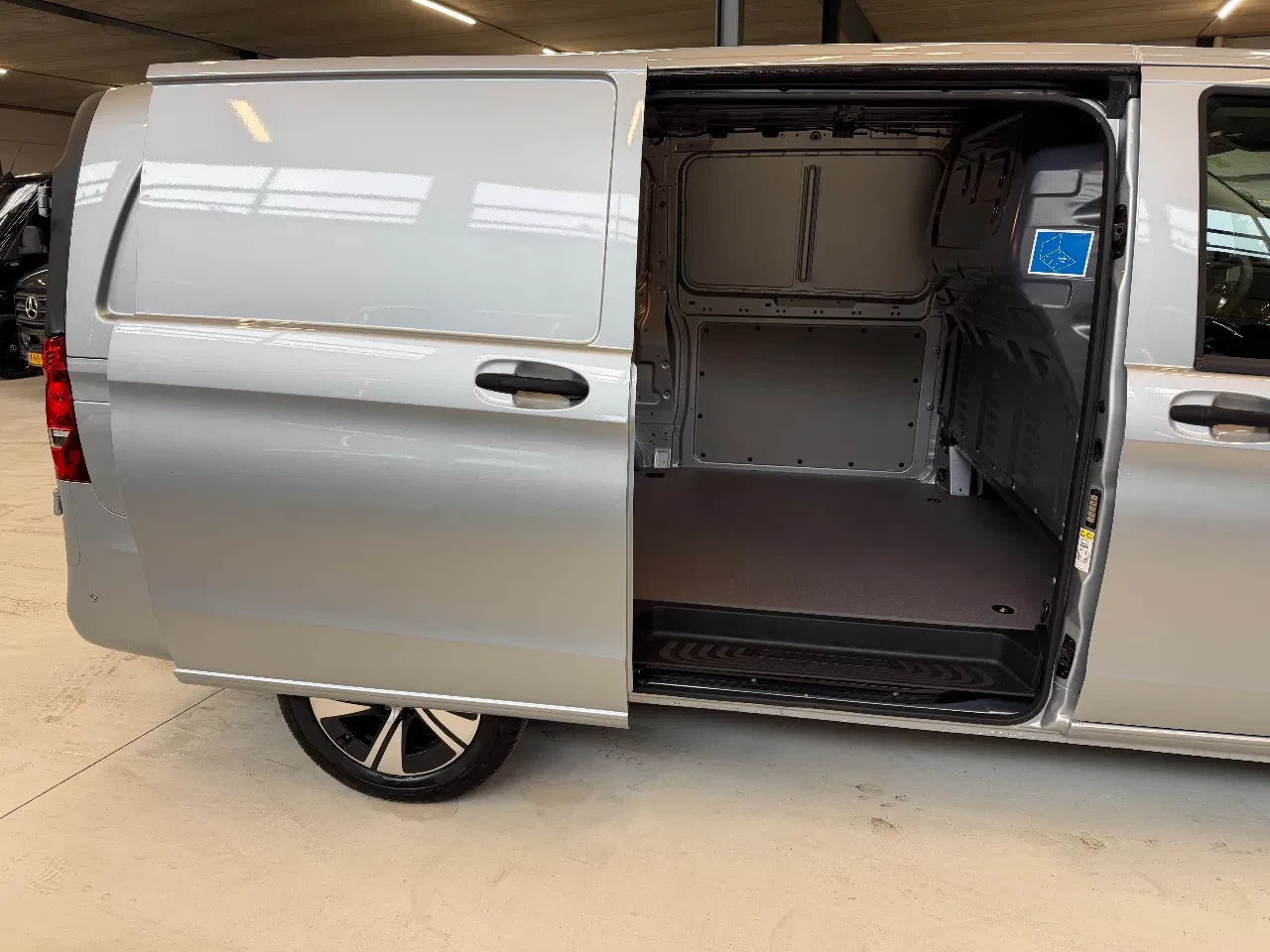 Mercedes-Benz Vito 2024 - 116CDI L2H1 4x4 Automaat Airco Cruisecontrol Trekhaak NIEUW BPM VRIJ zdjęcie 11