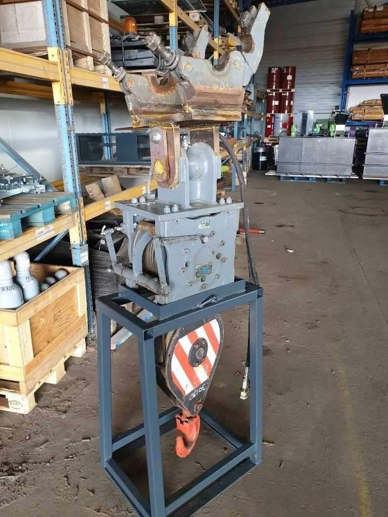 Fuchs 2016 - Hydraulic Loading Hook afbeelding 1