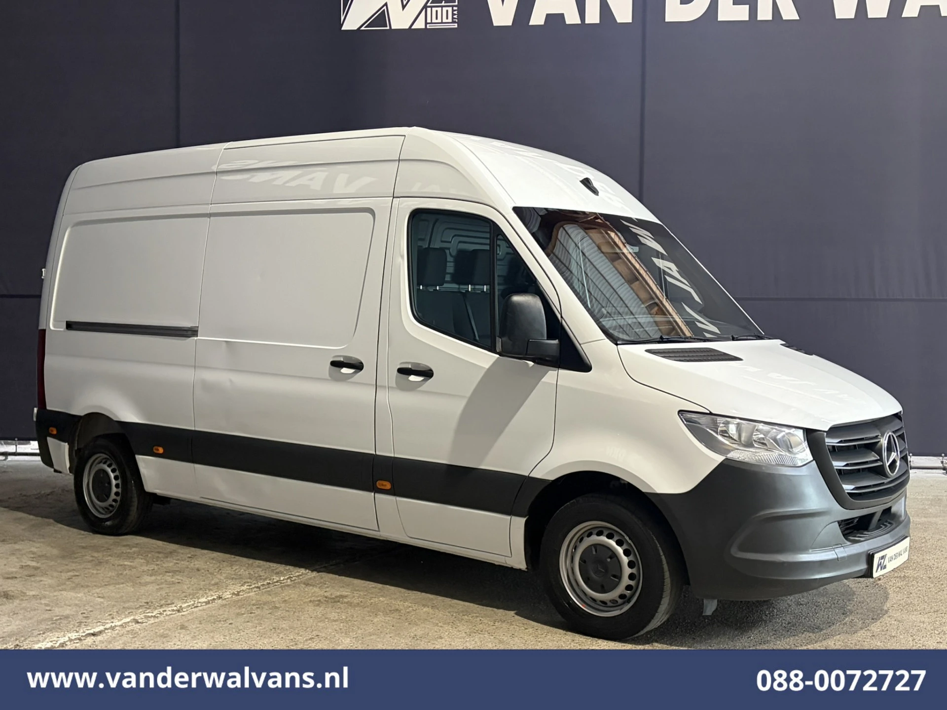 Mercedes-Benz Sprinter 2023 - 211 CDI 115pk L2H2 Euro6 Airco | Trekhaak | Bijrijdersbank afbeelding 7