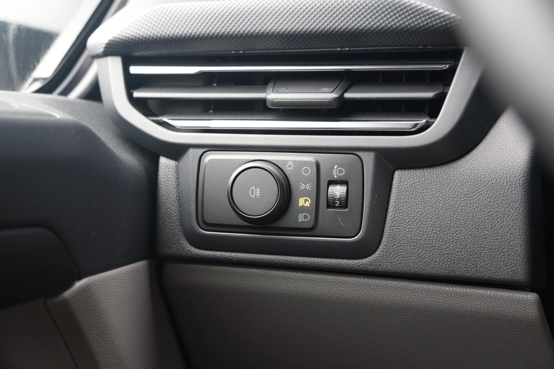 Ford E-Transit Custom 2026 - 320 L2H1 Limited 71 kWh 218pk - 2x Schuifdeur - Trekhaak - Camera - Carplay - Rijklaar obrázek 12