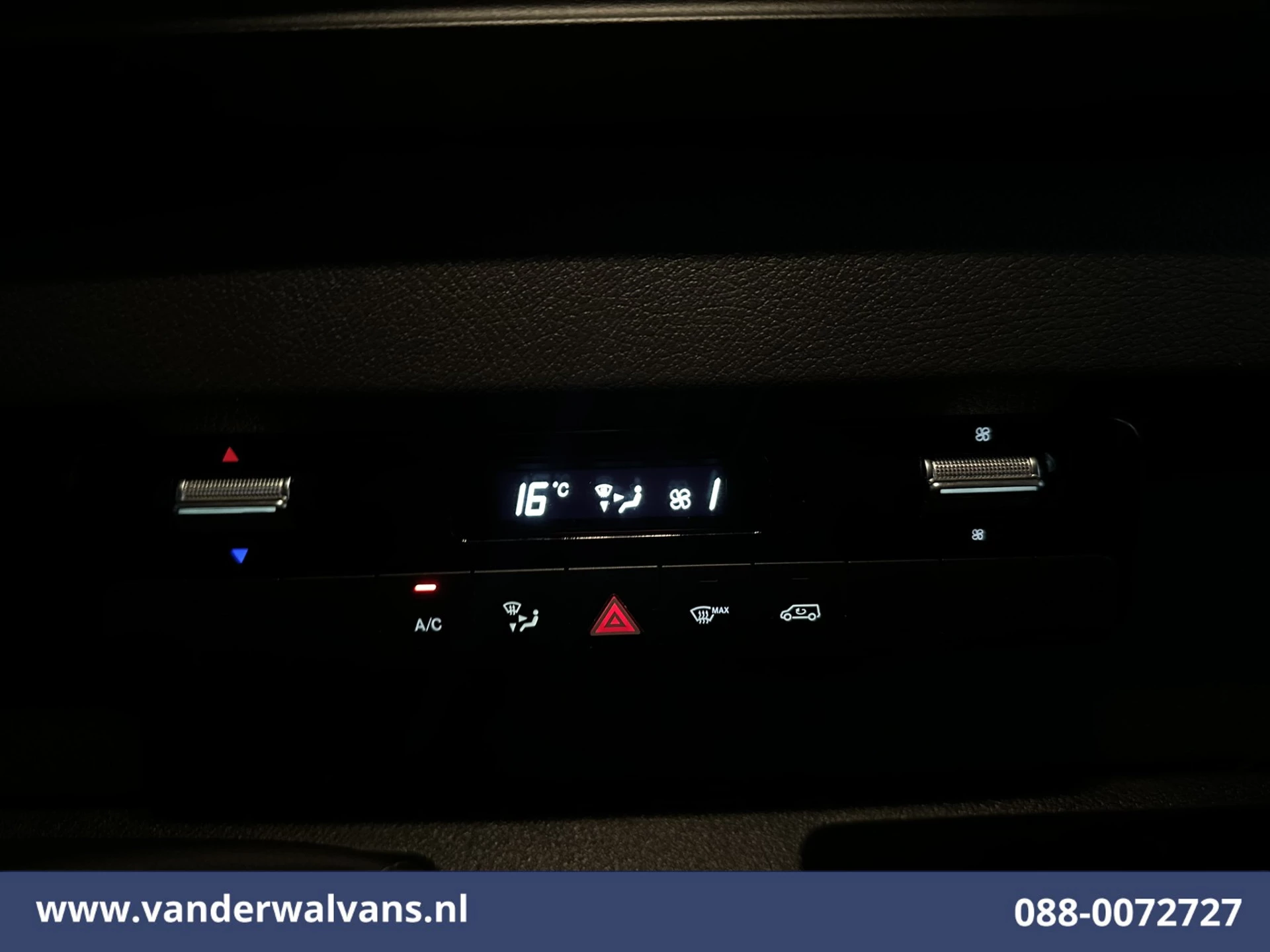 Mercedes-Benz Sprinter 2023 - 211 CDI L2H2 Euro6 Airco | Camera | Trekhaak image 3