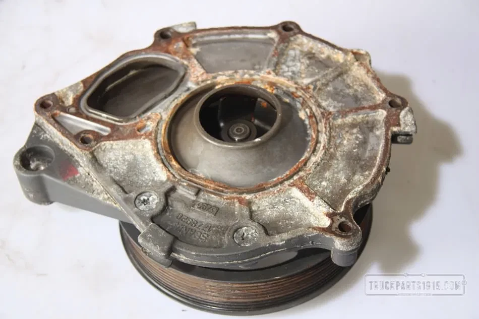 Scania - 2224045 Koelvloeistof Pomp Assy afbeelding 2