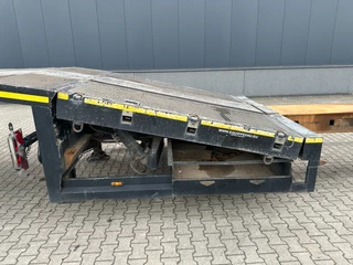 Broshuis N/A 2017 - 3ABSD Lowloader 3-axle / GVW: 59.000kg / Neck: 23.000kg / hydraulic steering + ramps + loading table / 4.60m extendable / winch / liftaxle image 24