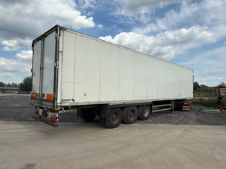 Schmitz Cargobull N/A 2012 - Schmitz Cargobull PRICES FROM €6950 TO €8950,- 40 X CARRIER 1850 MT D/E SAF AXELS image 2