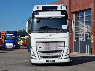 Volvo FH 2022 - 13.500 Globetrotter XL 6x2 - Retarder - 3.20 WB - Full air afbeelding 2 miniatuur