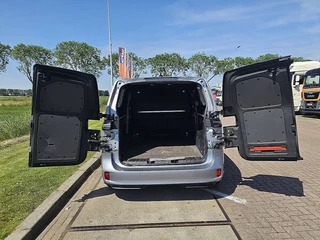 Volkswagen ID. Buzz Cargo 2023 - ID.BUZZ изображение 11