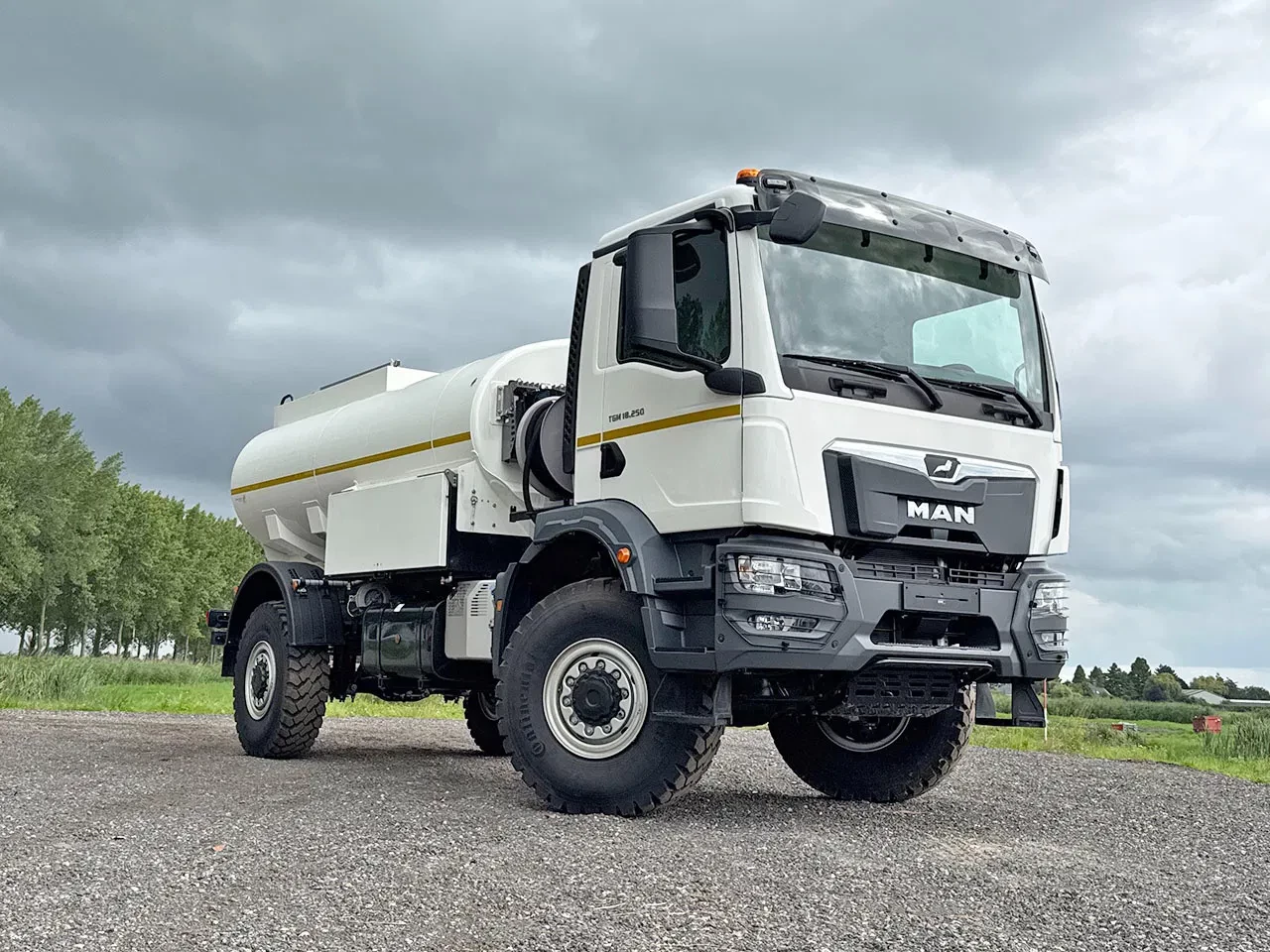 MAN TGM 2023 - 18.250 BB Fuel Tank Truck Bild 4