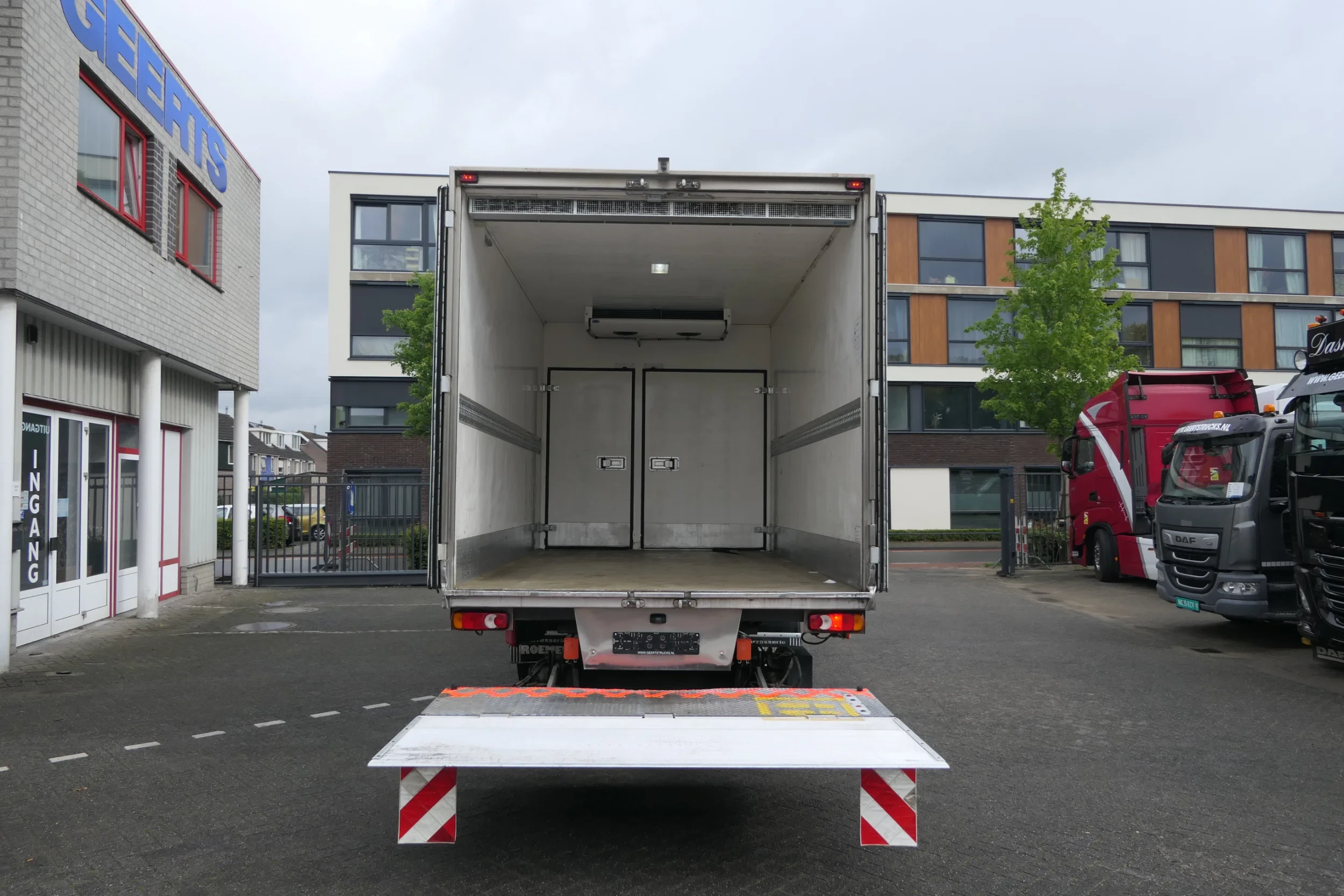 Volvo 240 2013 - FL | Carrier SUPRA 950Mt / Bi-temp | 3 Compartments | 297181Km | 2013 | 12Ton | 6 Cylinder | Dhollandia 1500Kg | Luxembourg Truck afbeelding 15