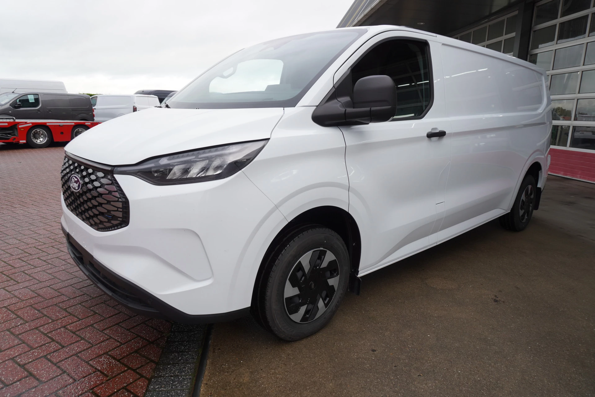 Ford E-Transit 2025 - Cust. 340 L2H1 136PK Trend 65 kWh Elektrisch obrázek 9