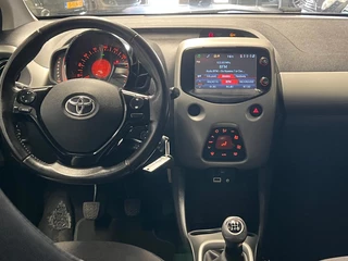 Toyota Aygo 2015 - 1.0 VVT-i x-clusiv 2e Eigenaar - Achtercamera - Airco bild 13