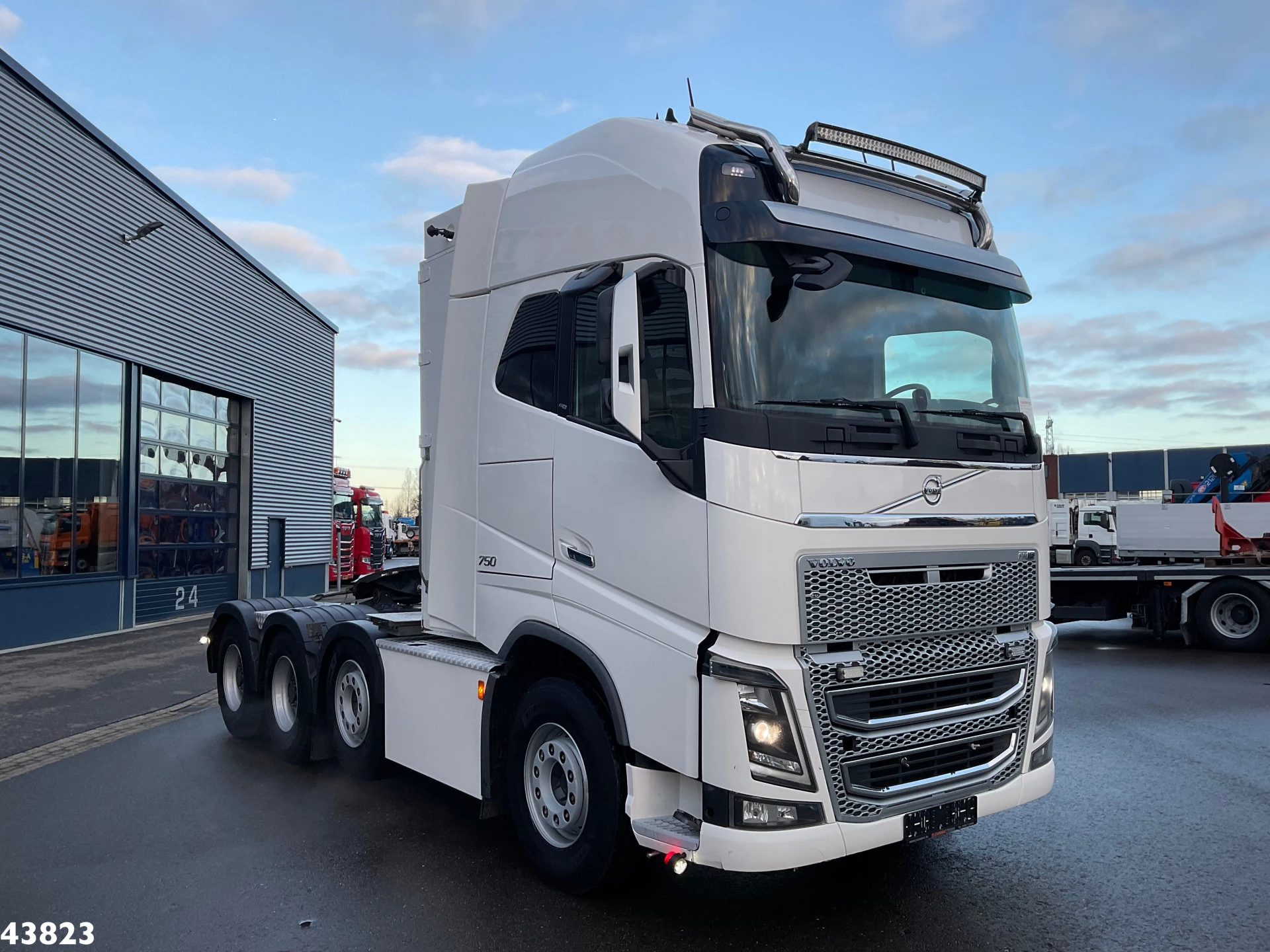 Volvo FH 2016 - 16.750 8x4 Euro 6 Tridem Hydrauliek obrázek 3