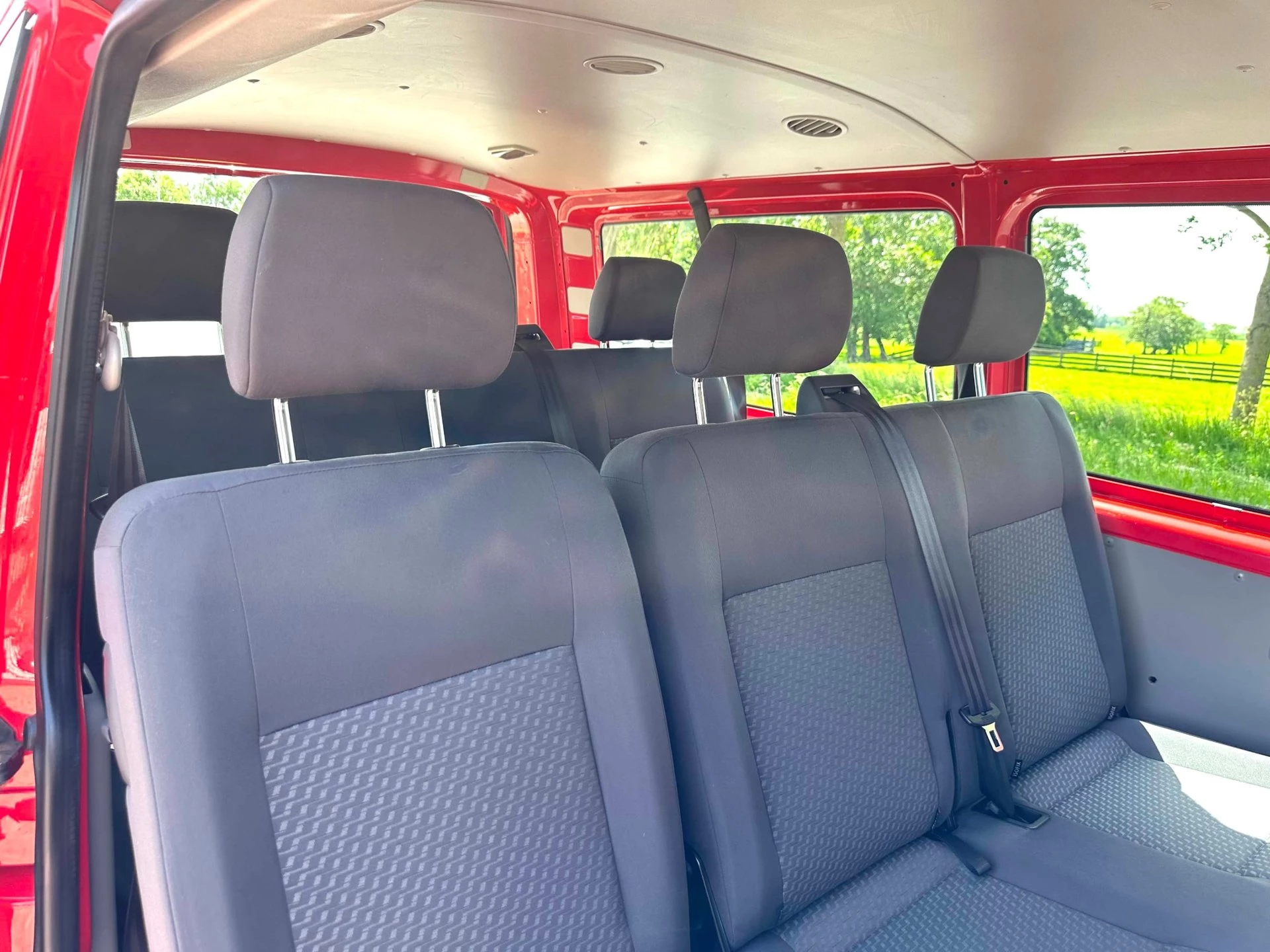 Volkswagen Transporter 2014 - Kombi 2.0 TDI L2H1 9 Persoons AUTOMAAT MARGE afbeelding 36