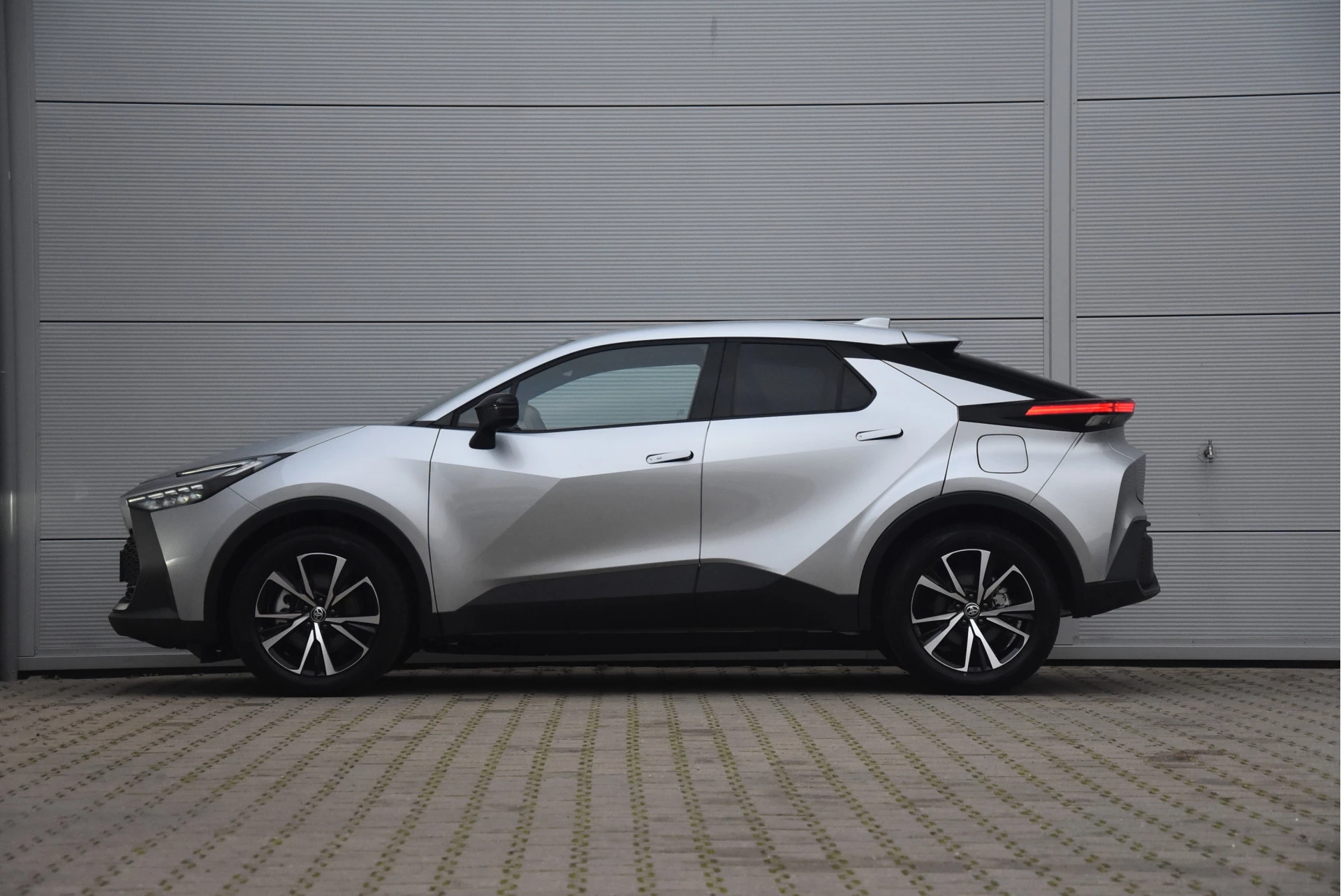 Toyota C-HR 2025 - 2.0 Plug-in Hybrid 220 Dynamic immagine 4