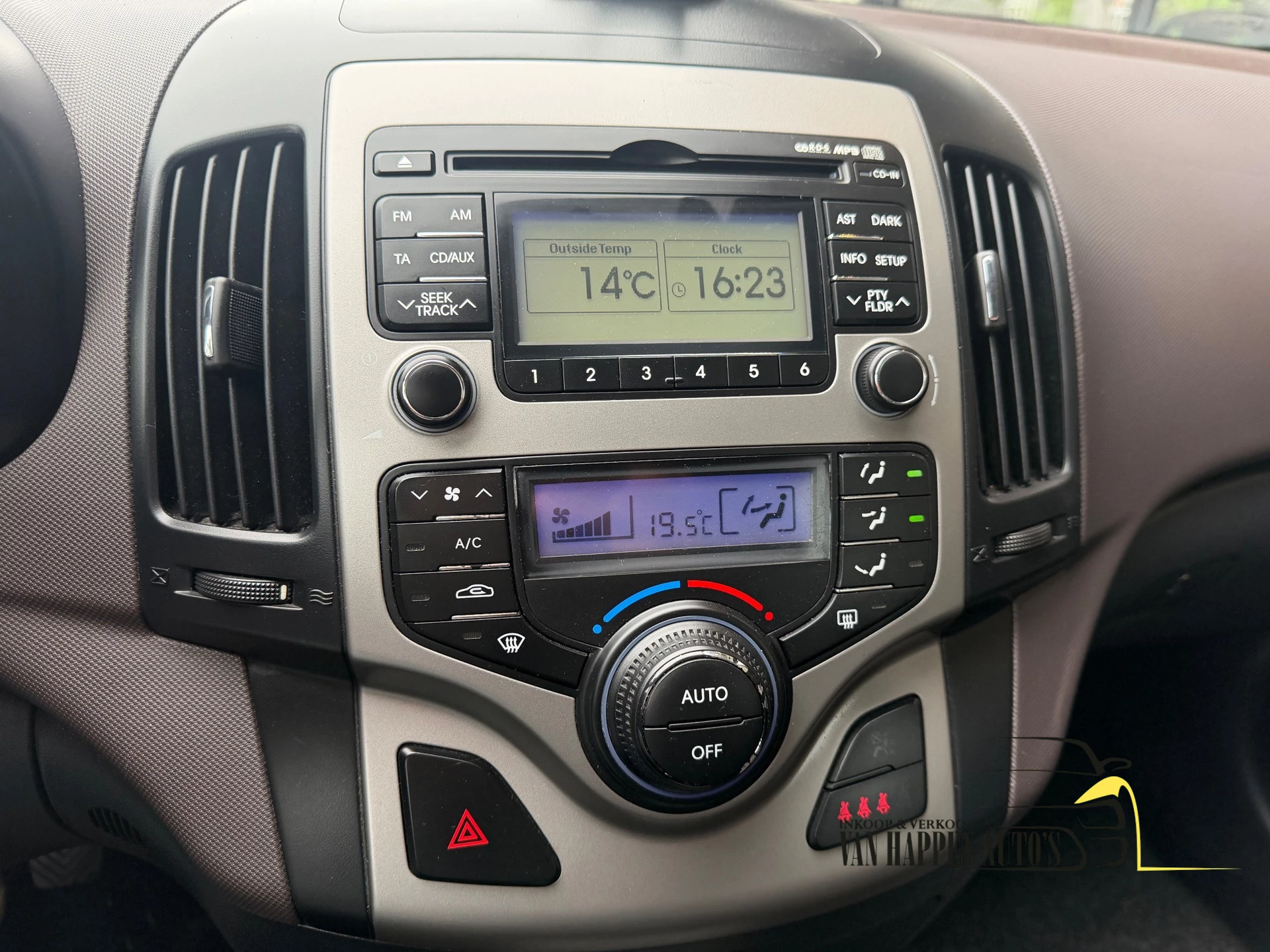 Hyundai i30 2011 - CW 1.4i i-Motion / apk 7-2027 afbeelding 19