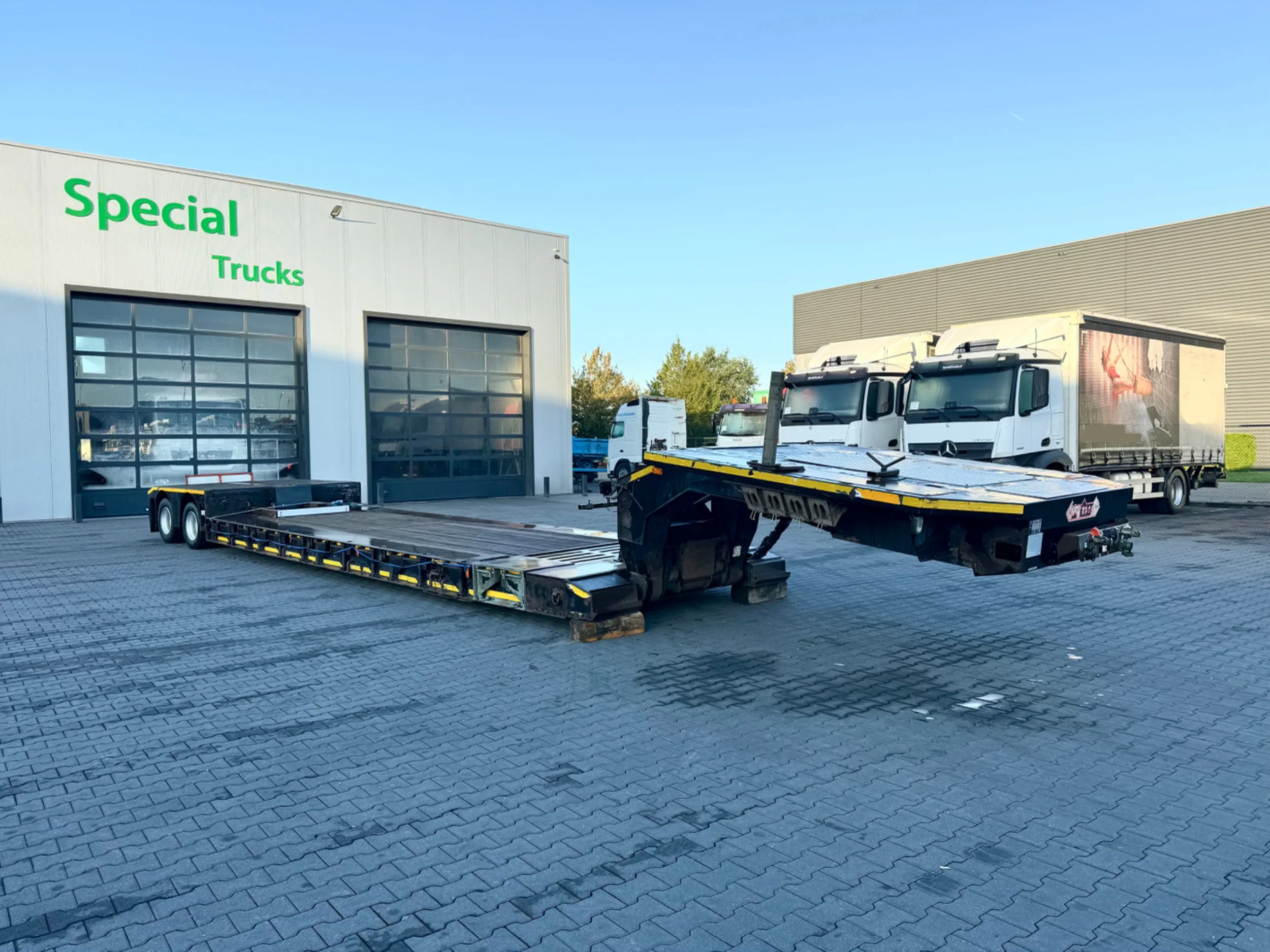 Nooteboom 2000 - EURO-38-02V – 2-assige uitschuifbare dieplader – afneembare zwanenhals – gestuurd imagen 1