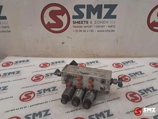 Diversen N/A 2009 - Occ set van 3 hydraulische ventielen Parker obrazek 1