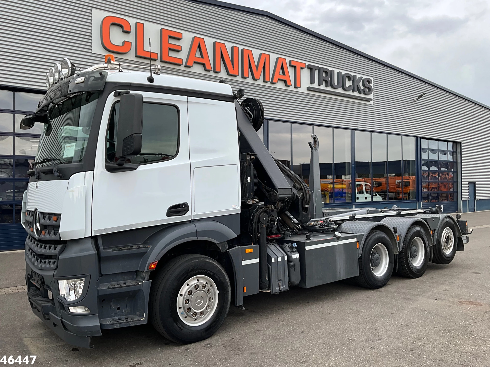 Mercedes-Benz Arocs 3251 8x4 Euro 6 HIab 28 Tonmeter laadkraan 2016 obrázek 6