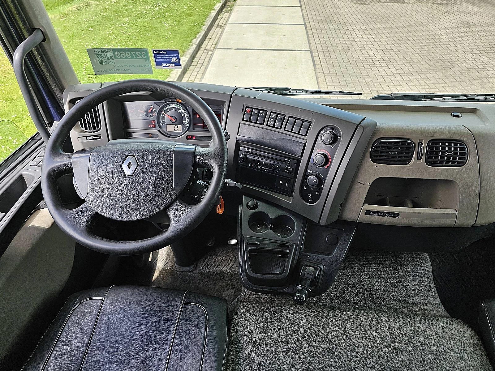 Renault 2010 - MIDLUM 220.12 image 8