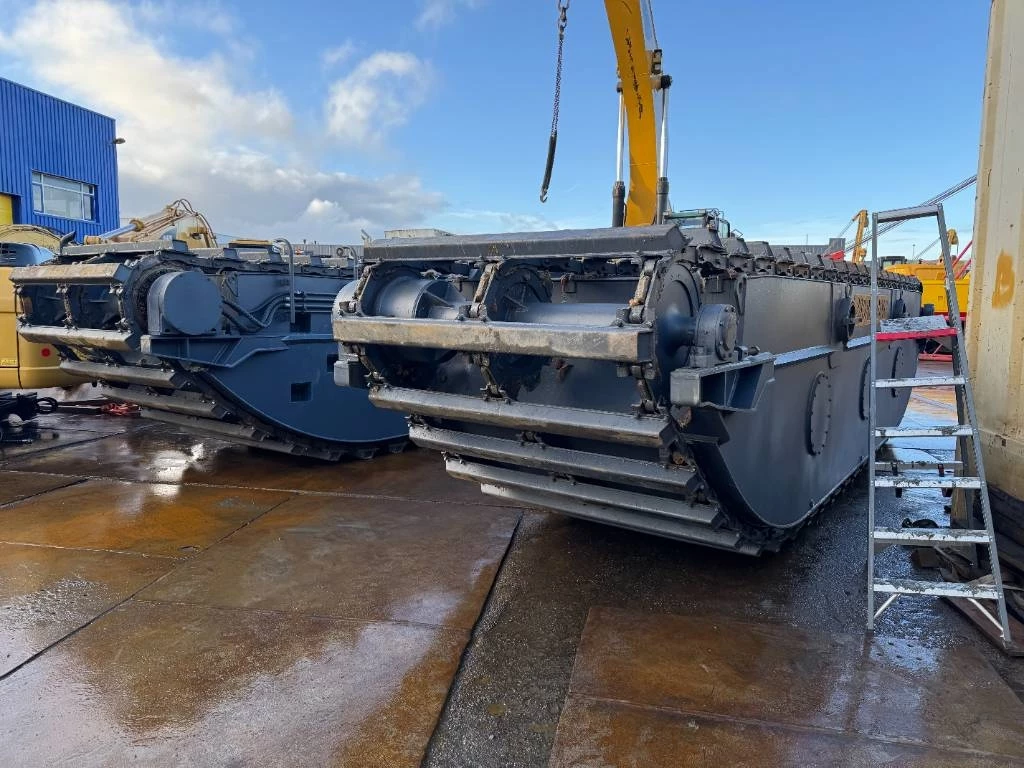 Cat 2025 - swamp buggy amphibious undercarriage (unused) immagine 4