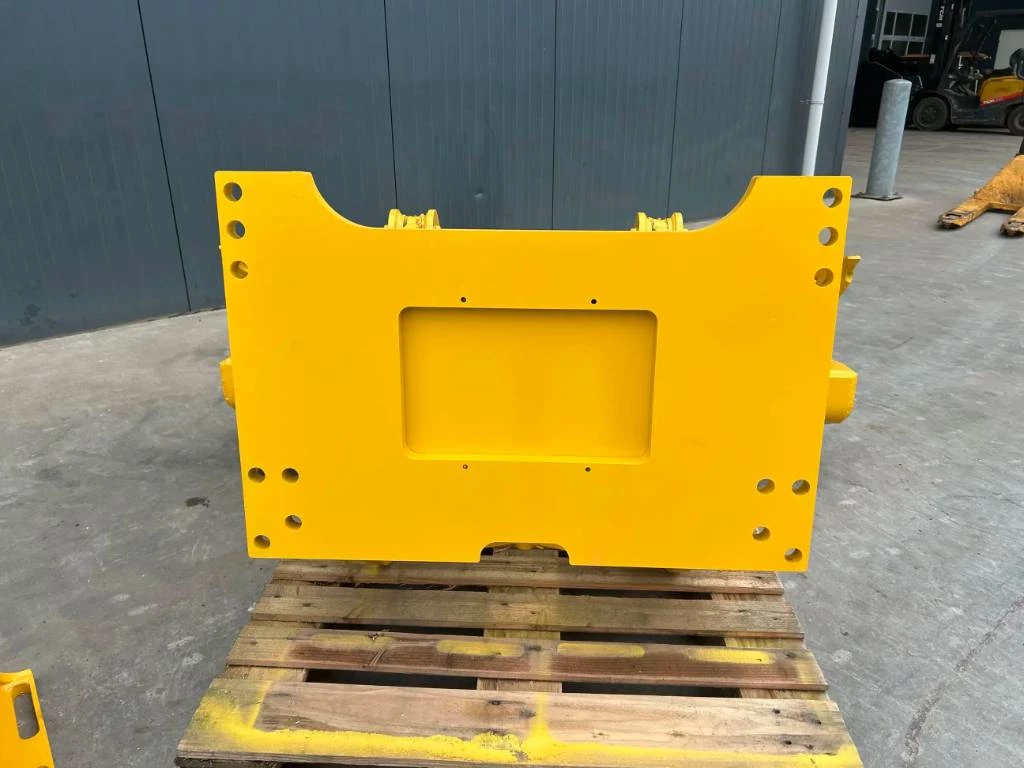 Komatsu 2026 - D38 image 10