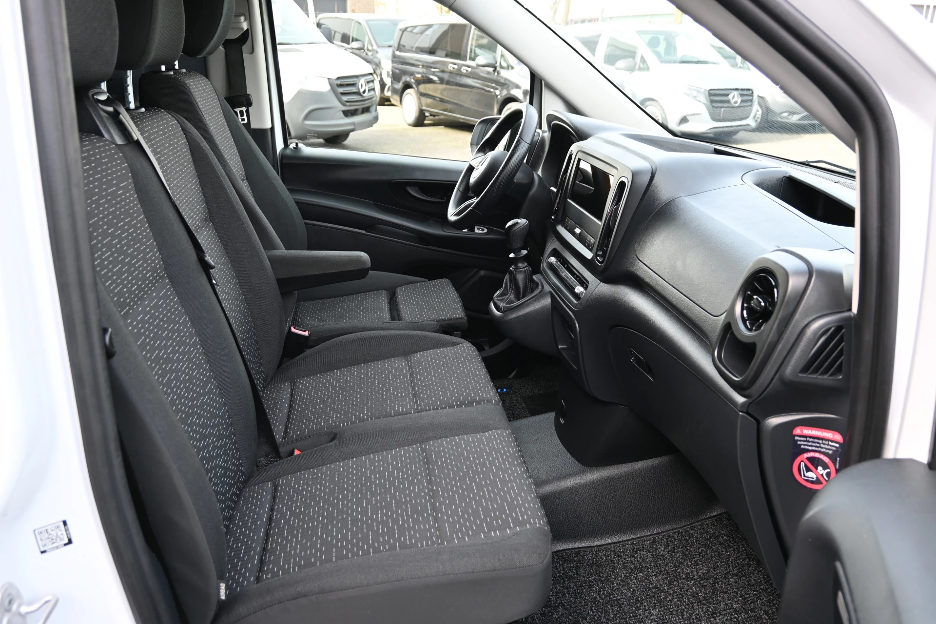 Mercedes-Benz Vito 2024 - 116 CDI L2 Pro imagem 8