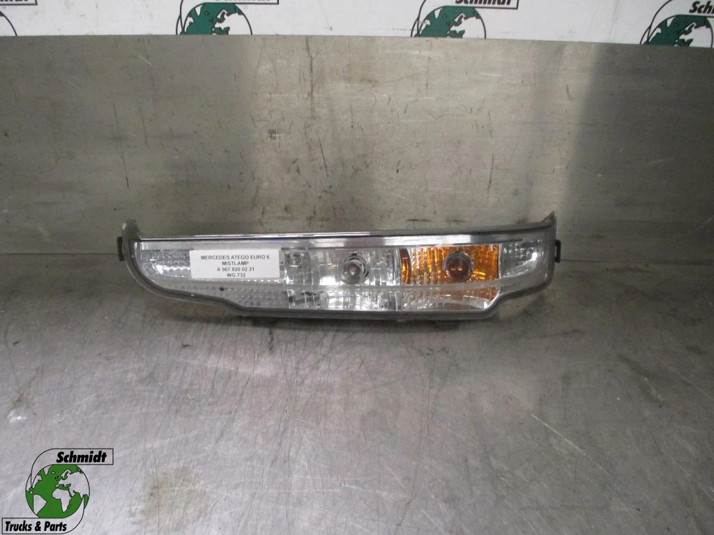 Mercedes-Benz Atego - A 967 820 02 21 MISTLAMP EURO 6 imagem 1