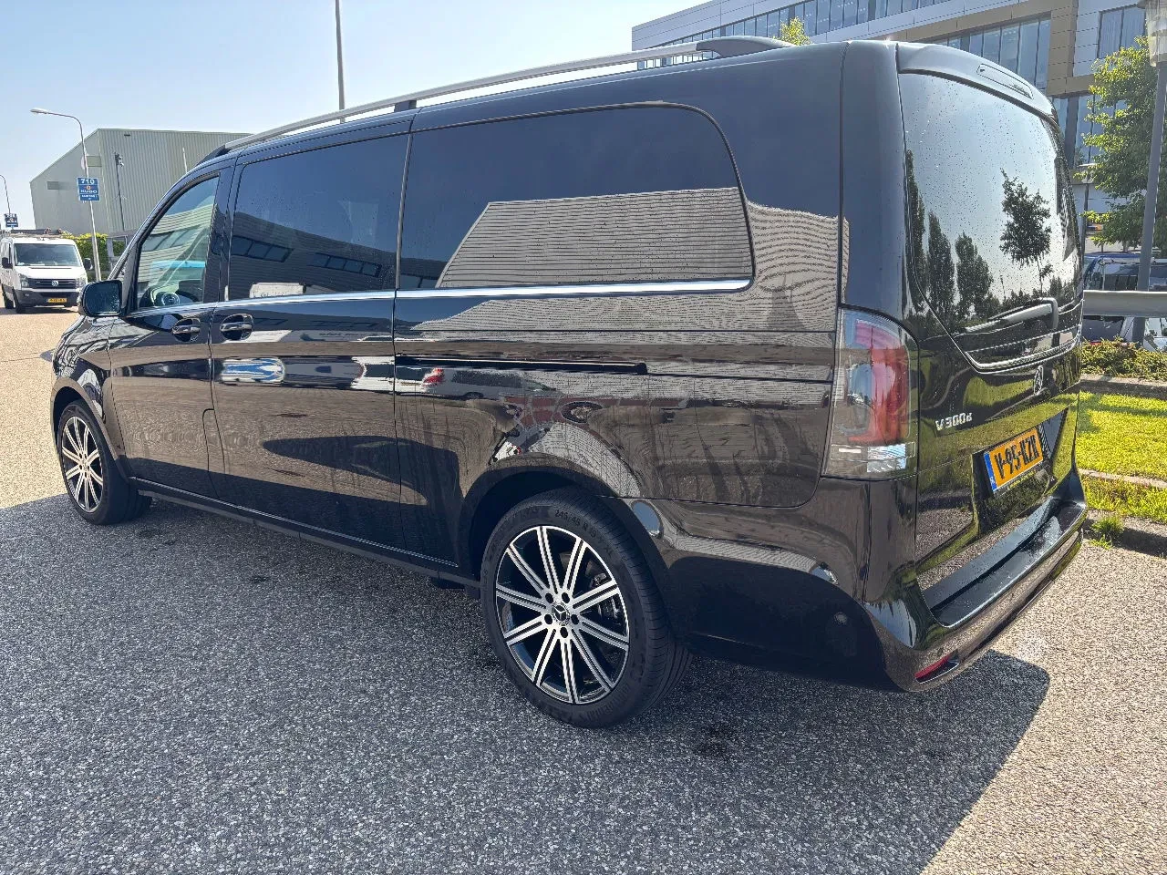 Mercedes-Benz V-Class 2024 - 300D Extra Lang Dubbelcabine Automaat Airco Navi Cruisecontrol ISOFIX Bild 5