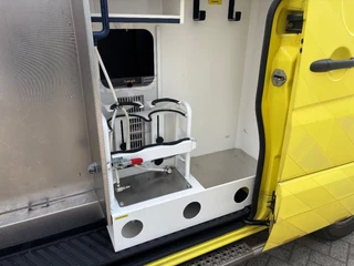Mercedes-Benz Sprinter 2017 - 319CDI L2H2 AMBULANCE AUTOMAAT V6 MOTORSCHADE immagine 7