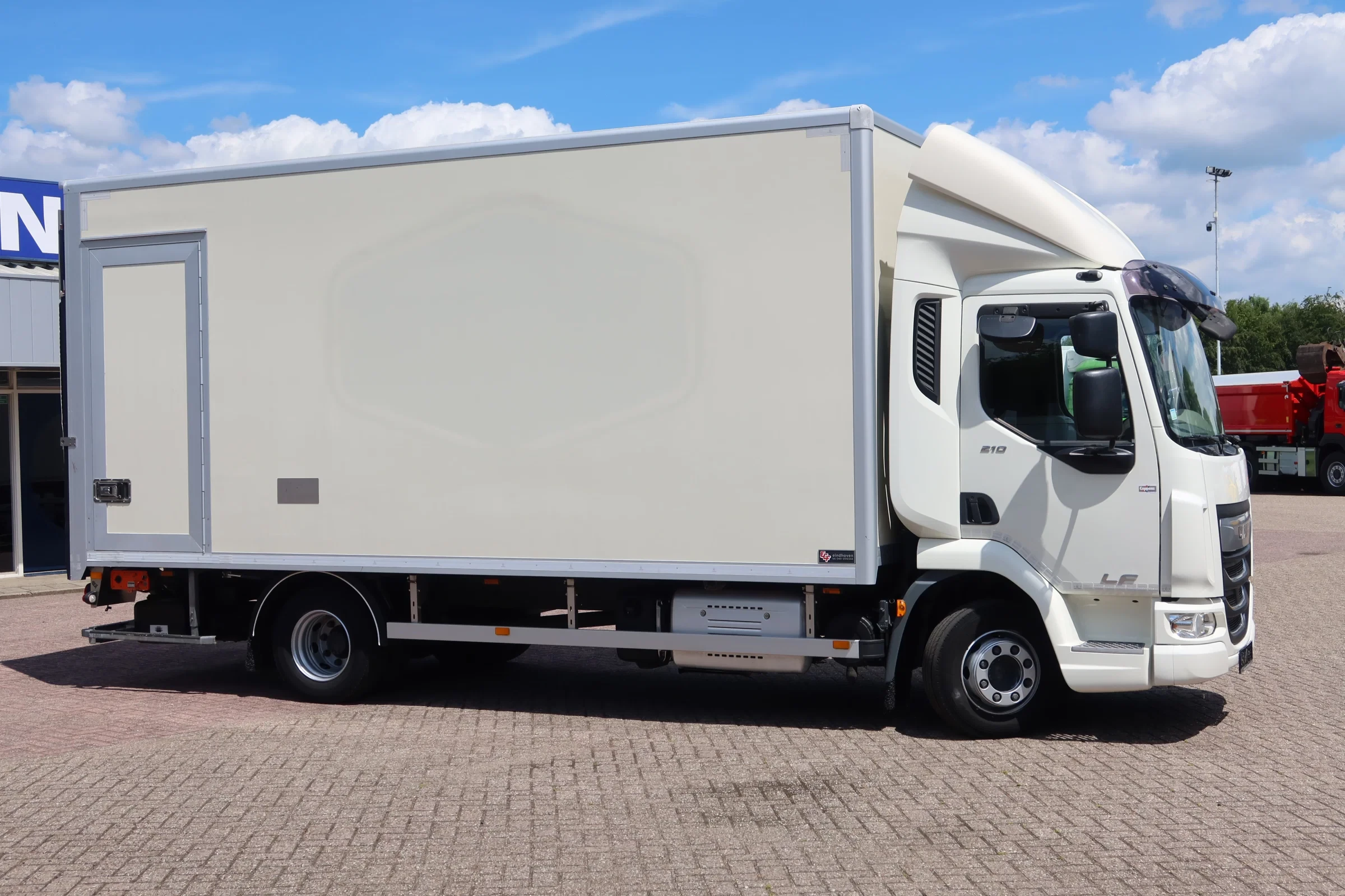 DAF LF 210 2019 - FA Bakwagen + Dhollandia 1500 kg изображение 3