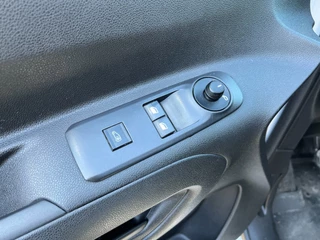 Opel Combo 2023 - 1.5 BlueHDi 100 S&S L1 immagine 4