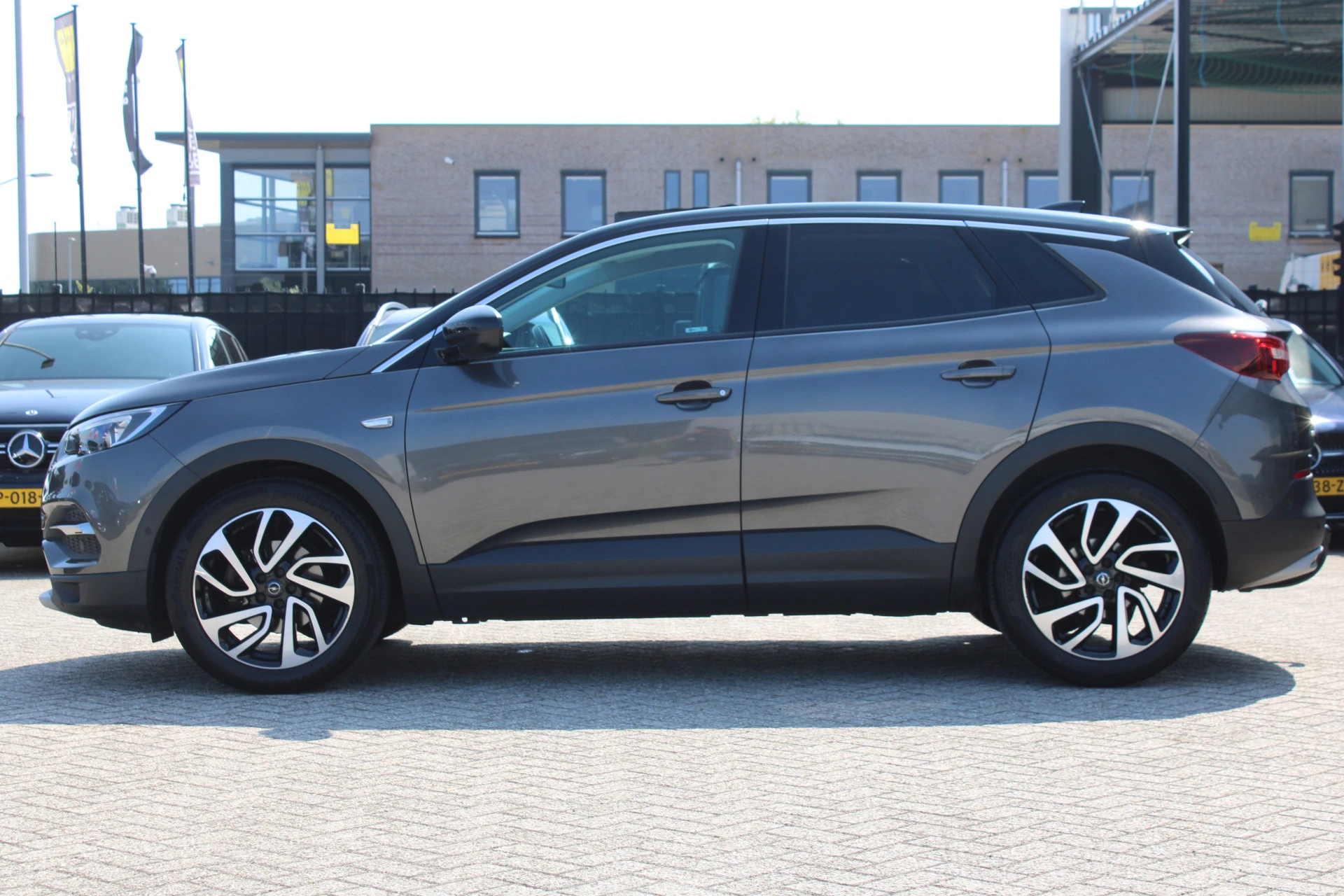 Opel Grandland X 2019 - 1.2 Turbo 130pk Innovation AGR LEDER NAVI CAMERA CARPLAY 19'' TREKHAAK afbeelding 7