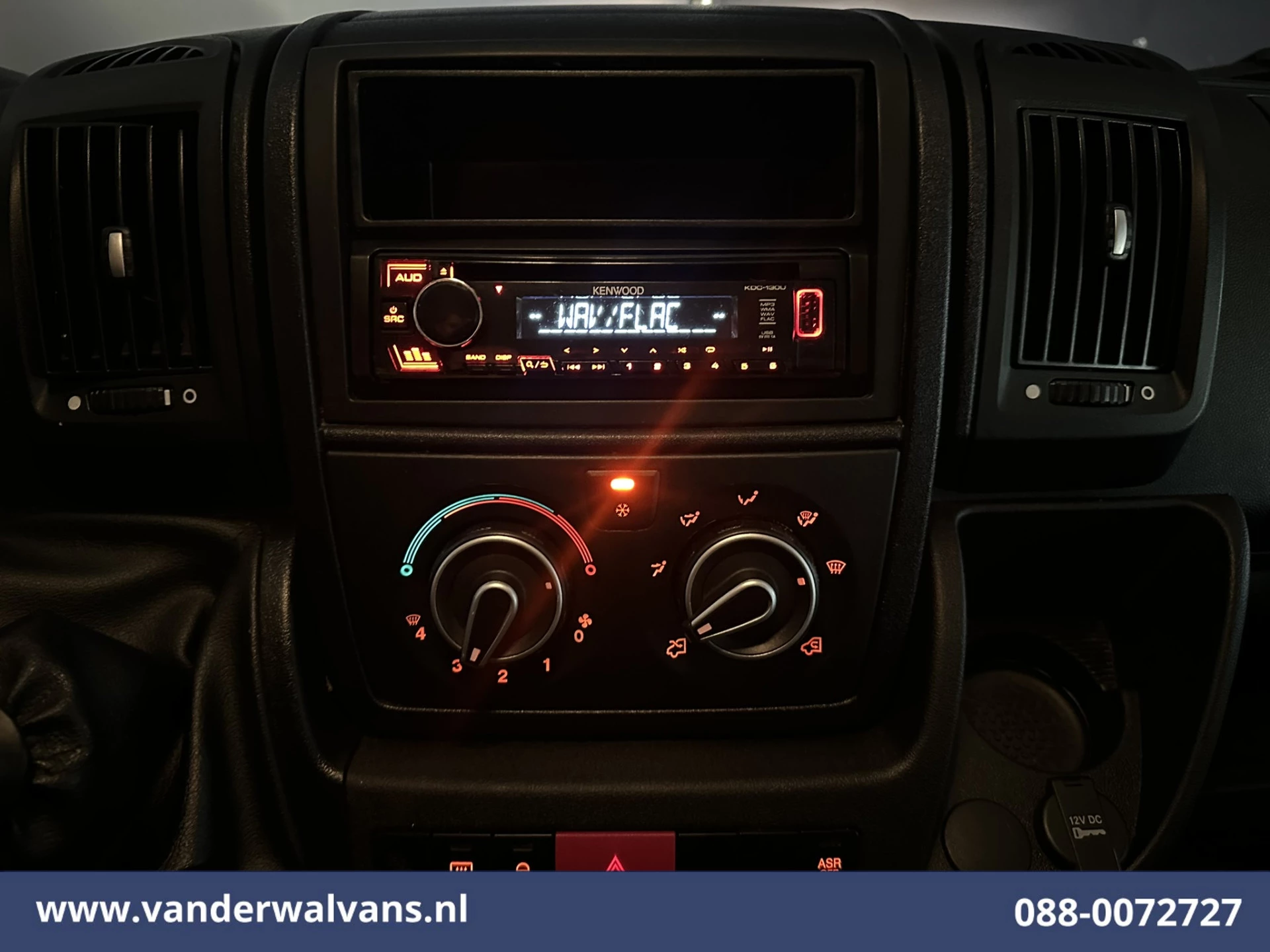 Citroën Jumper 2021 - 2.2 BlueHDi 141pk Bakwagen 436cm Lang Laadklep Euro6 Airco | 1075kg laadvermogen image 14