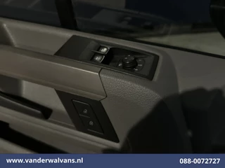Volkswagen Crafter 2019 - 2.0 TDI 141pk L3H3 L2H2 Euro6 Airco | Navigatie | Camera | LED | Apple Carplay | Adaptieve Cruisecontrol image 18