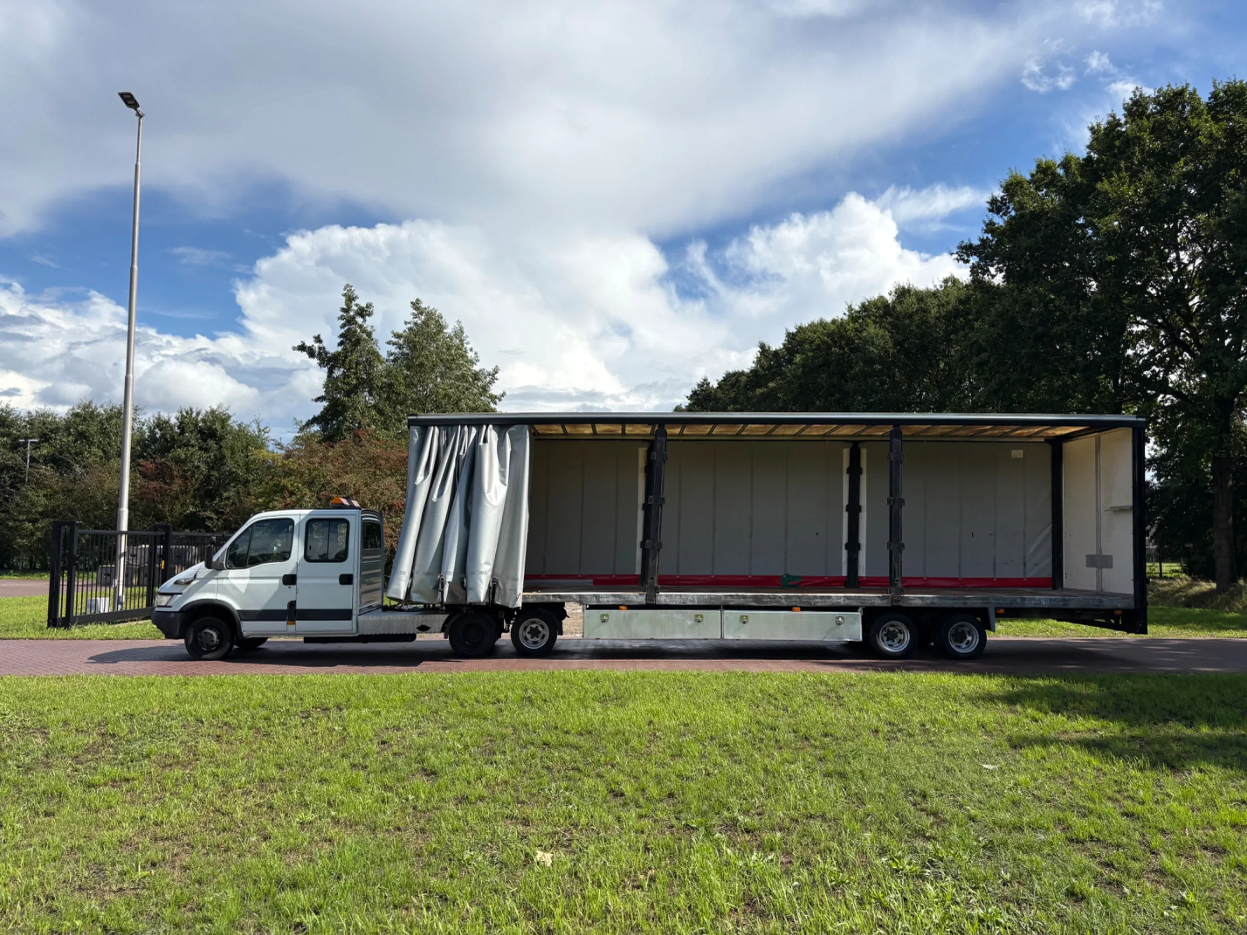 Iveco Daily 2005 - 40C17 Be trekker Iveco Daily 40C17 - be oplegger schuifzeilen LADEN 8380 KG imagen 1